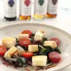 Tangsalat med tofu og tomater