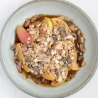 Æblecrumblekage med sød hvid miso