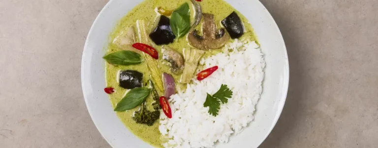 Thai grøn jackfruitcurry med Hom Mali-ris